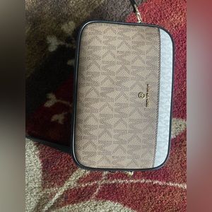 Michael Kors brand new purse never used